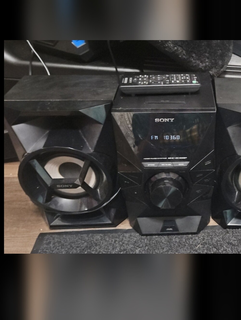 Sony MHC-EC619iP 120W Stereo System CD Player FM USB w/ Speakers & Remote Tested